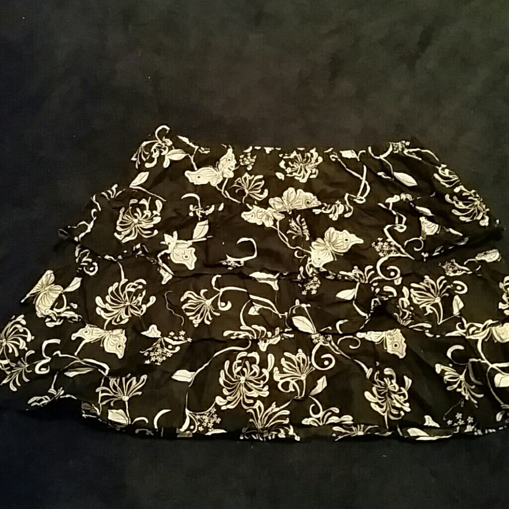 Old Navy black skirt